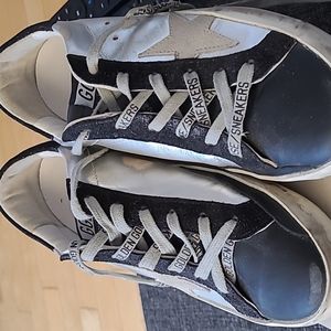 Golden goose leather low top sneaker 9M